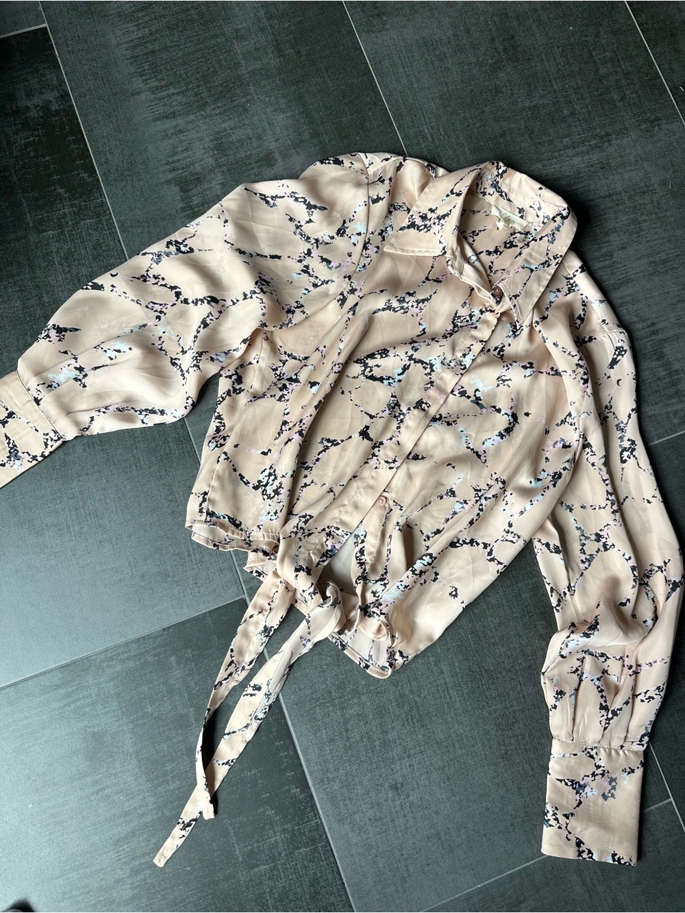 Elan Pale Blush Tie-Front Button Blouse with Black & Light Pink Print